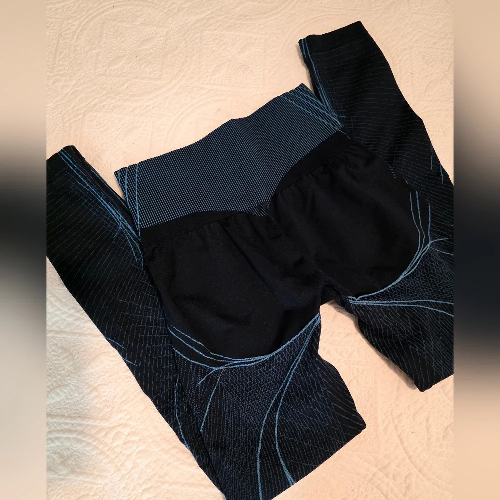 Gymshark X Analis Cruz Leggings with Light Blue Wave Accents - Picture 3 of 6